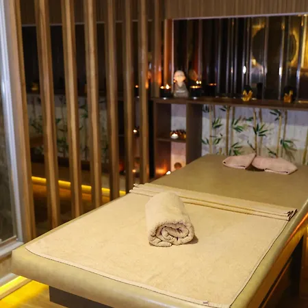 The Hera Platinum Hotel 4*